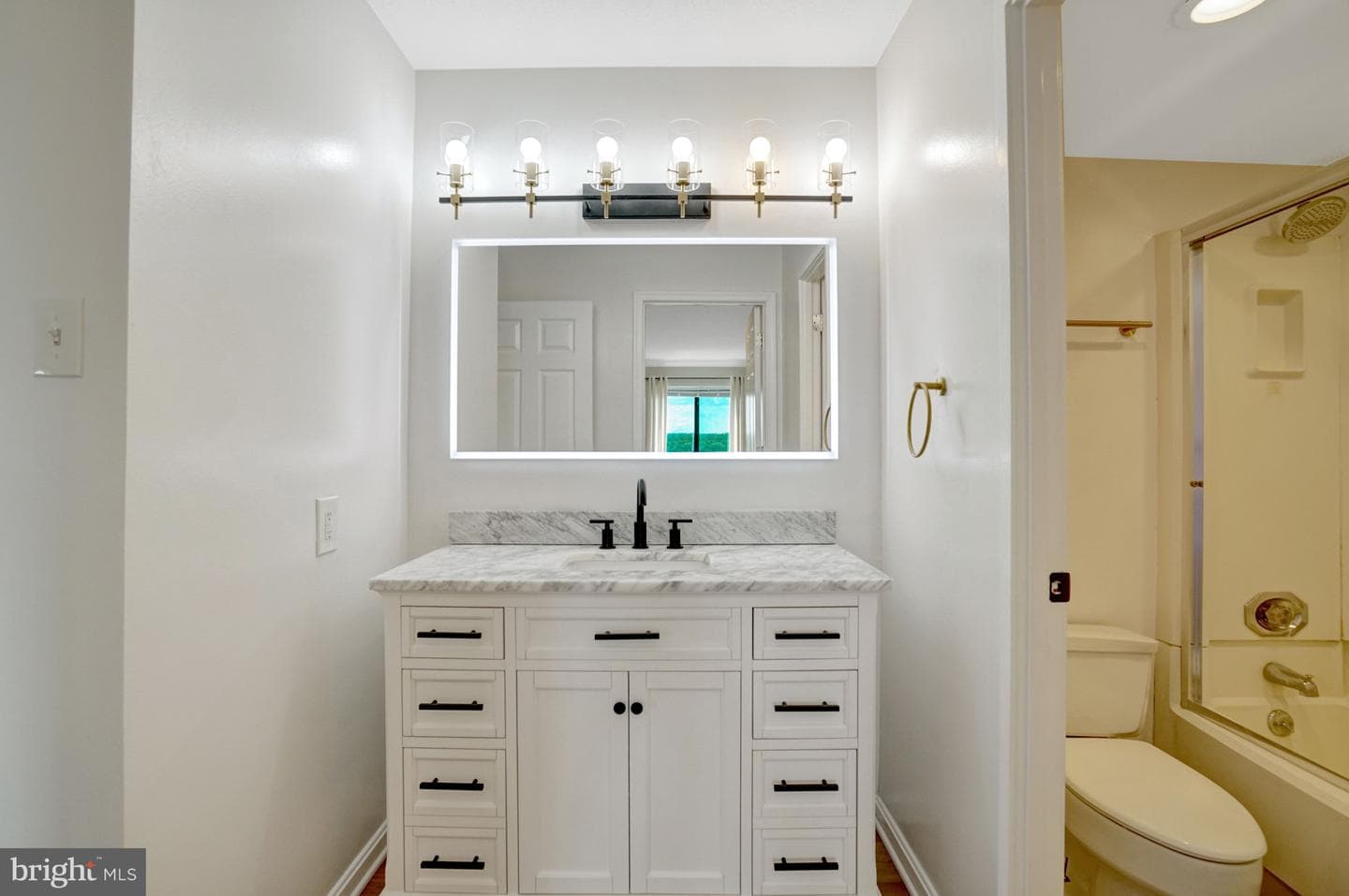 307 Yoakum Parkway #1406 photo 26