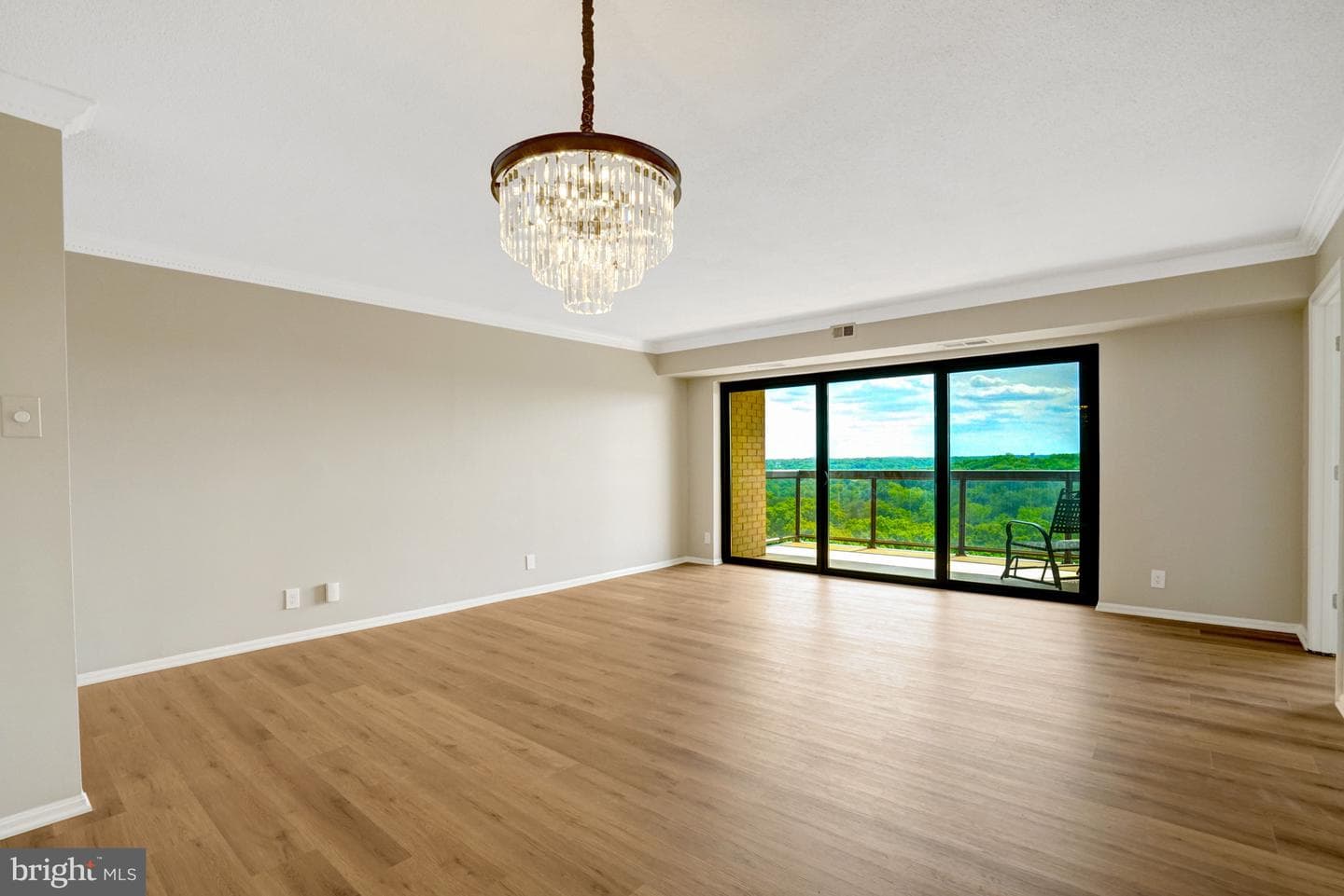 307 Yoakum Parkway #1406 photo 3