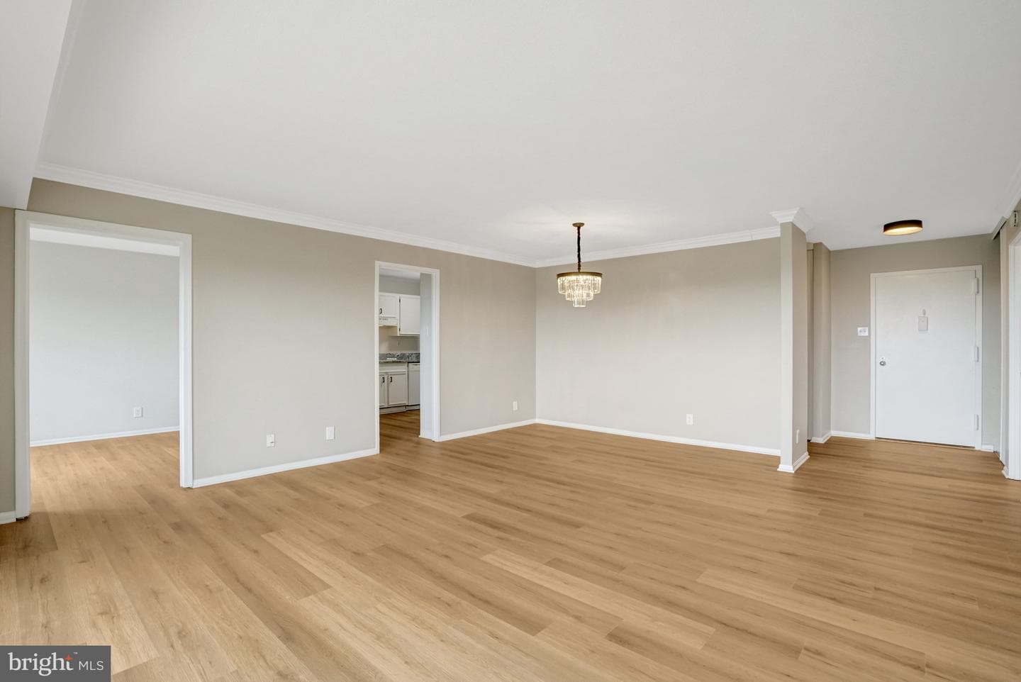 307 Yoakum Parkway #1406 photo 5