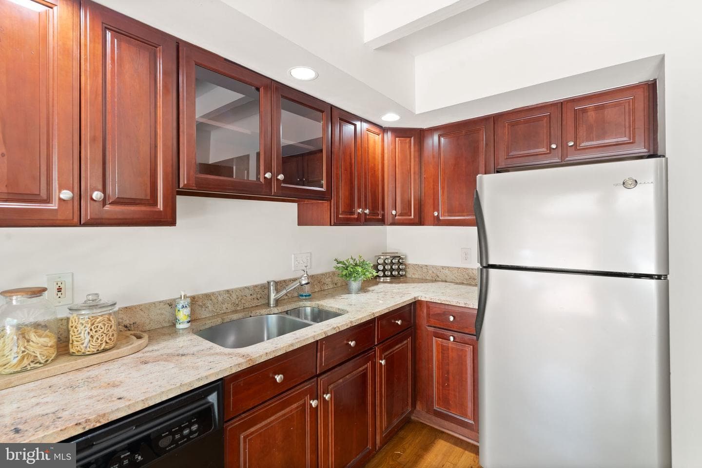 519 S St Asaph Street photo 21