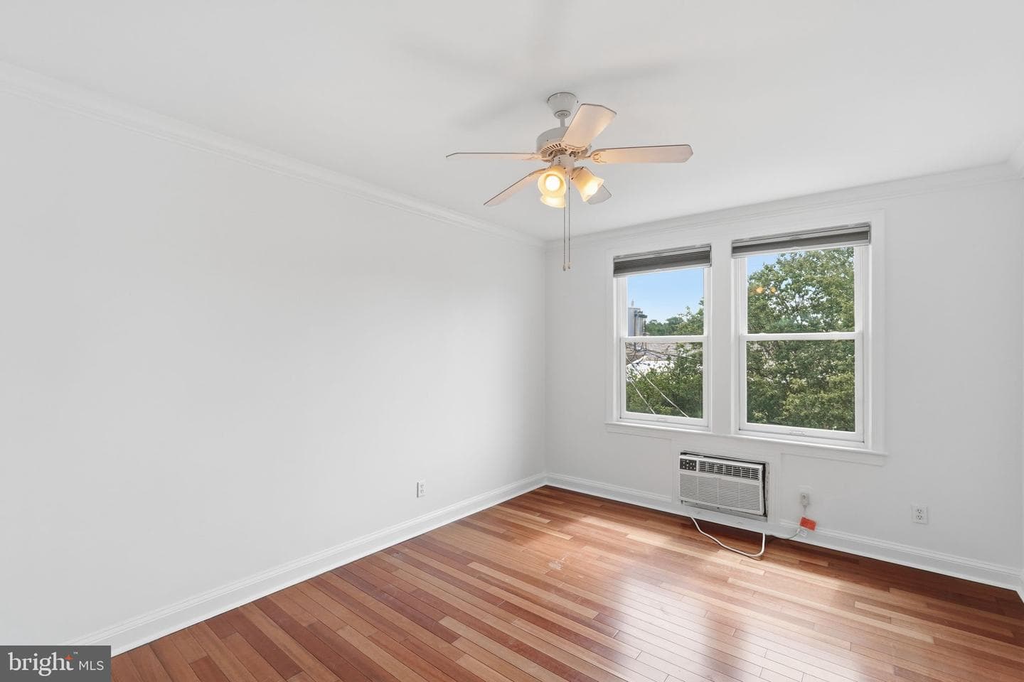 906 S Washington Street S #307 photo 12