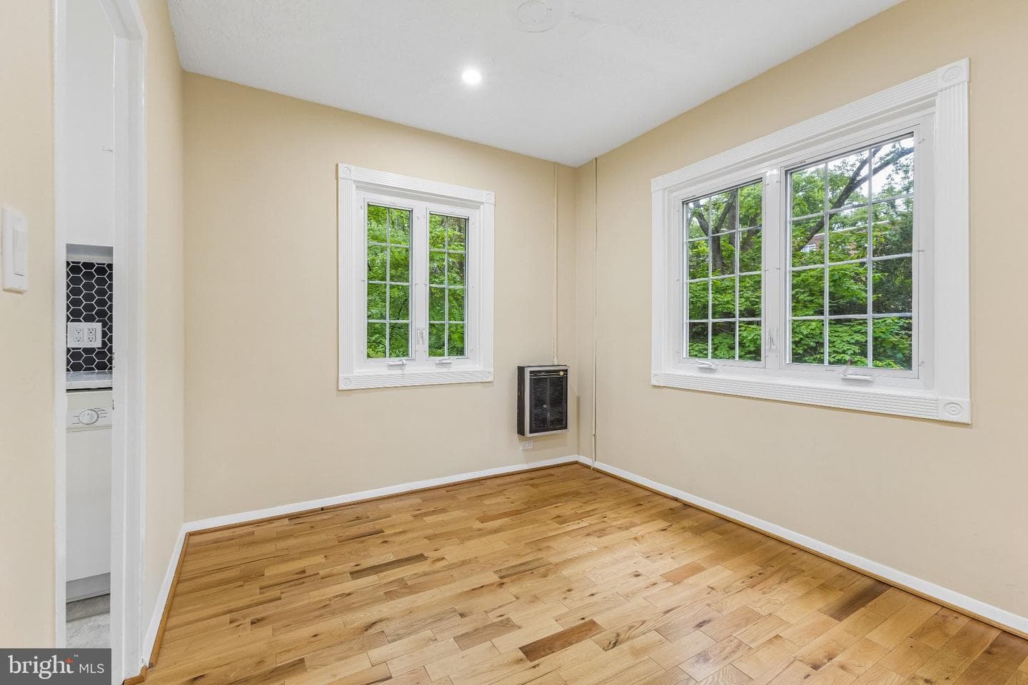 1024 Valley Drive photo 10