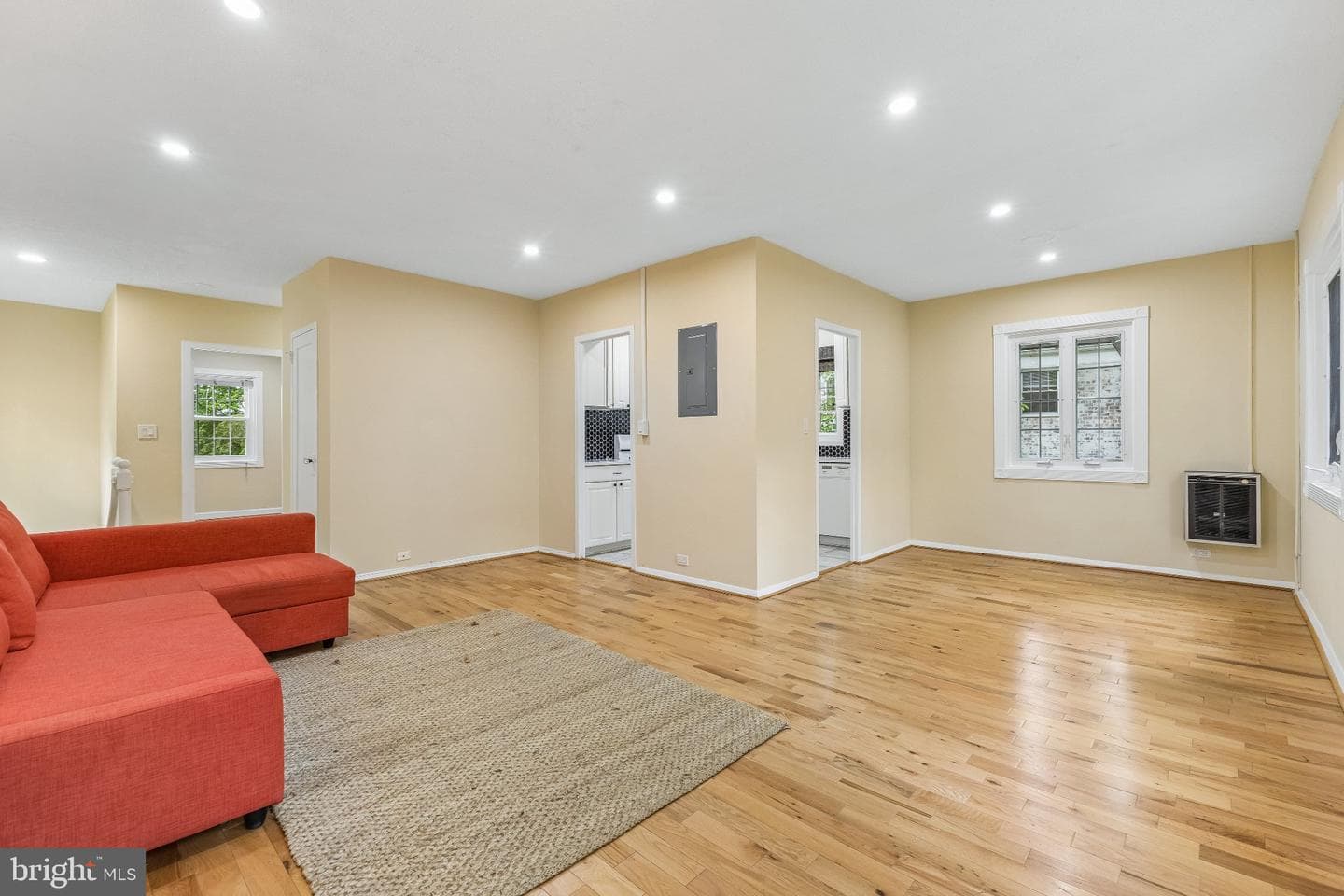 1024 Valley Drive, Alexandria