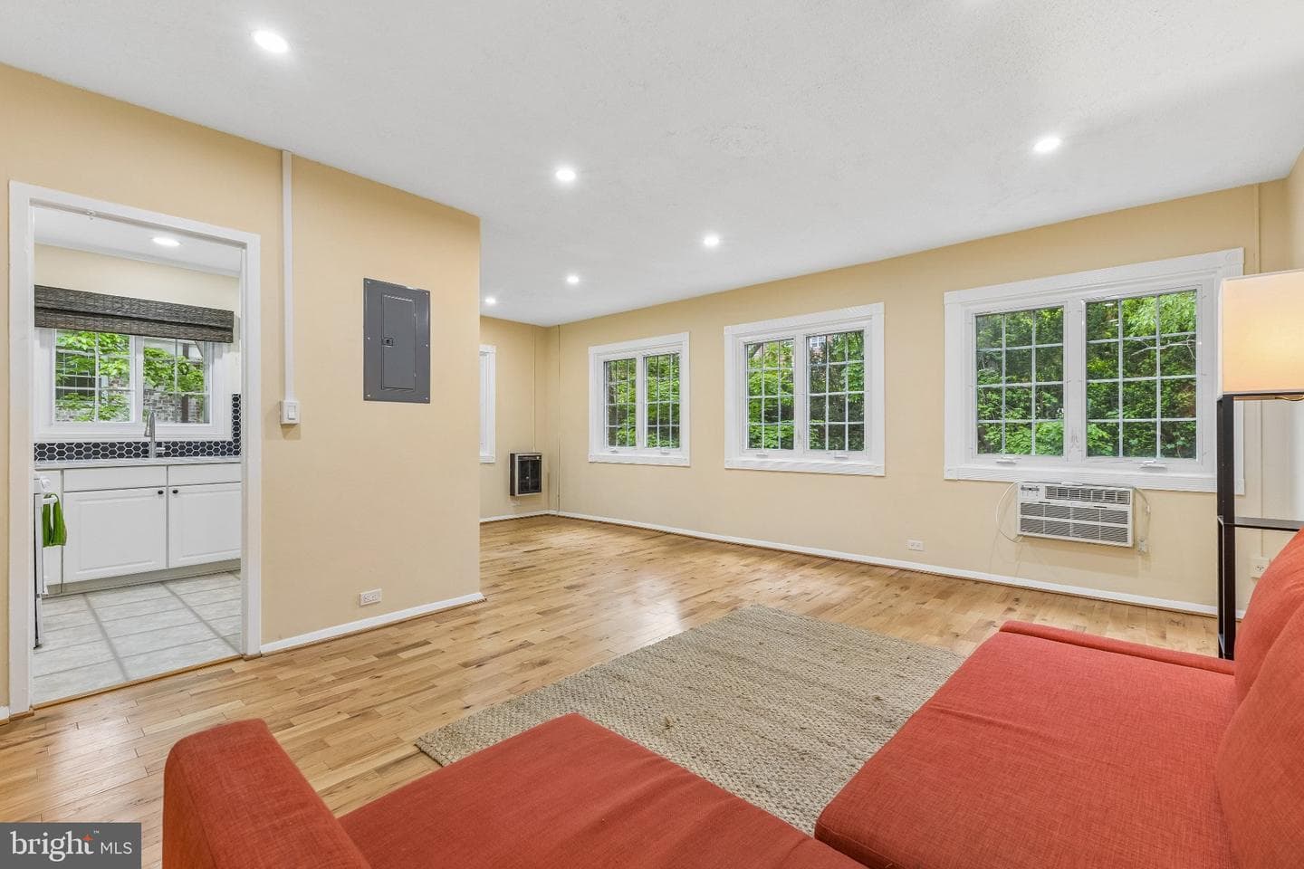 1024 Valley Drive photo 6