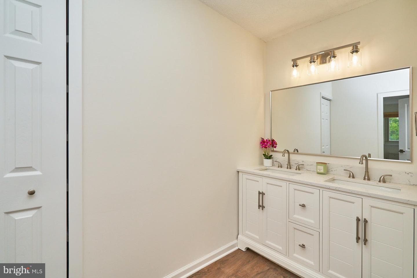1225 Martha Custis Drive #810 photo 6