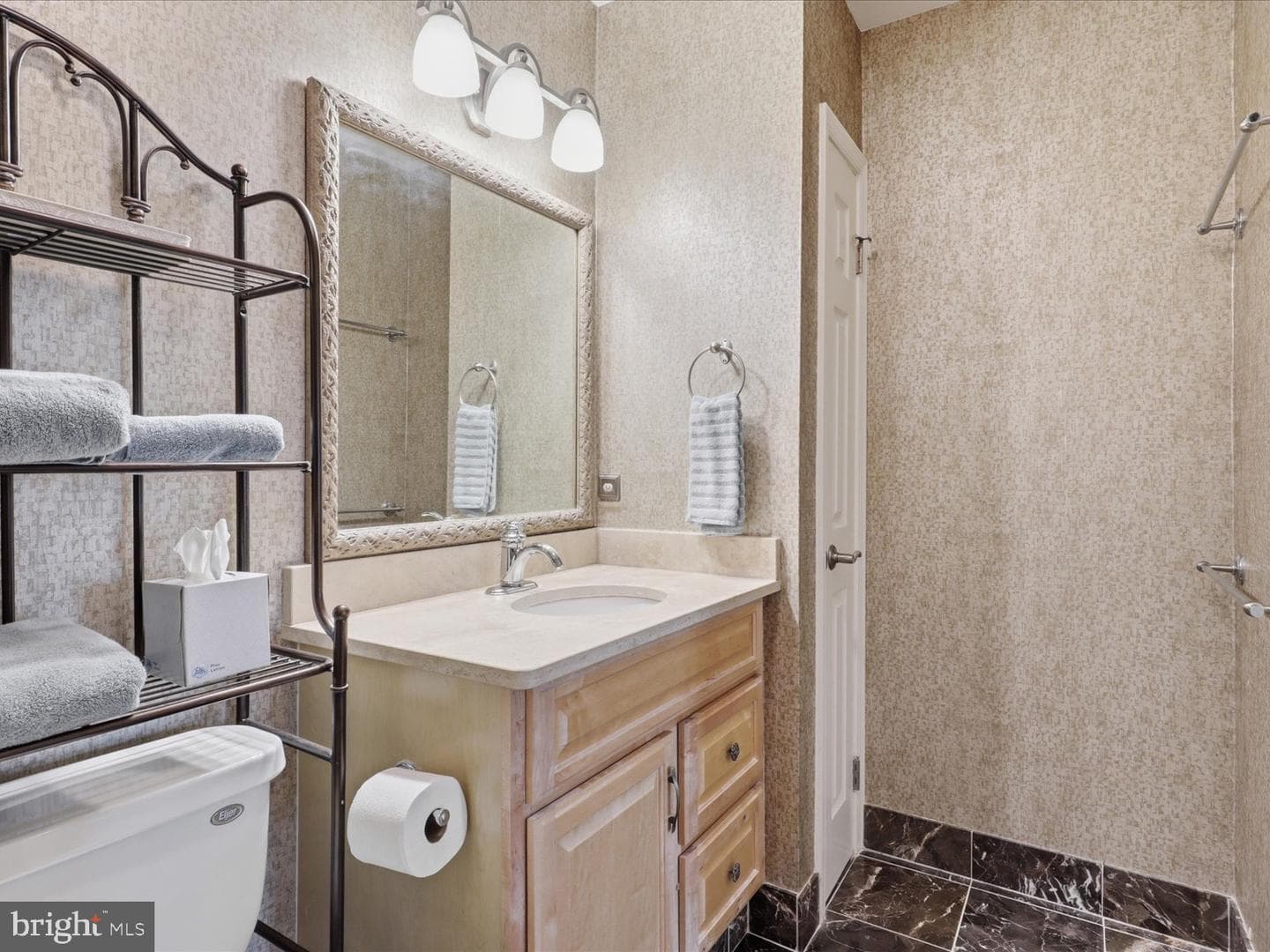 2712 Kenwood Avenue photo 32