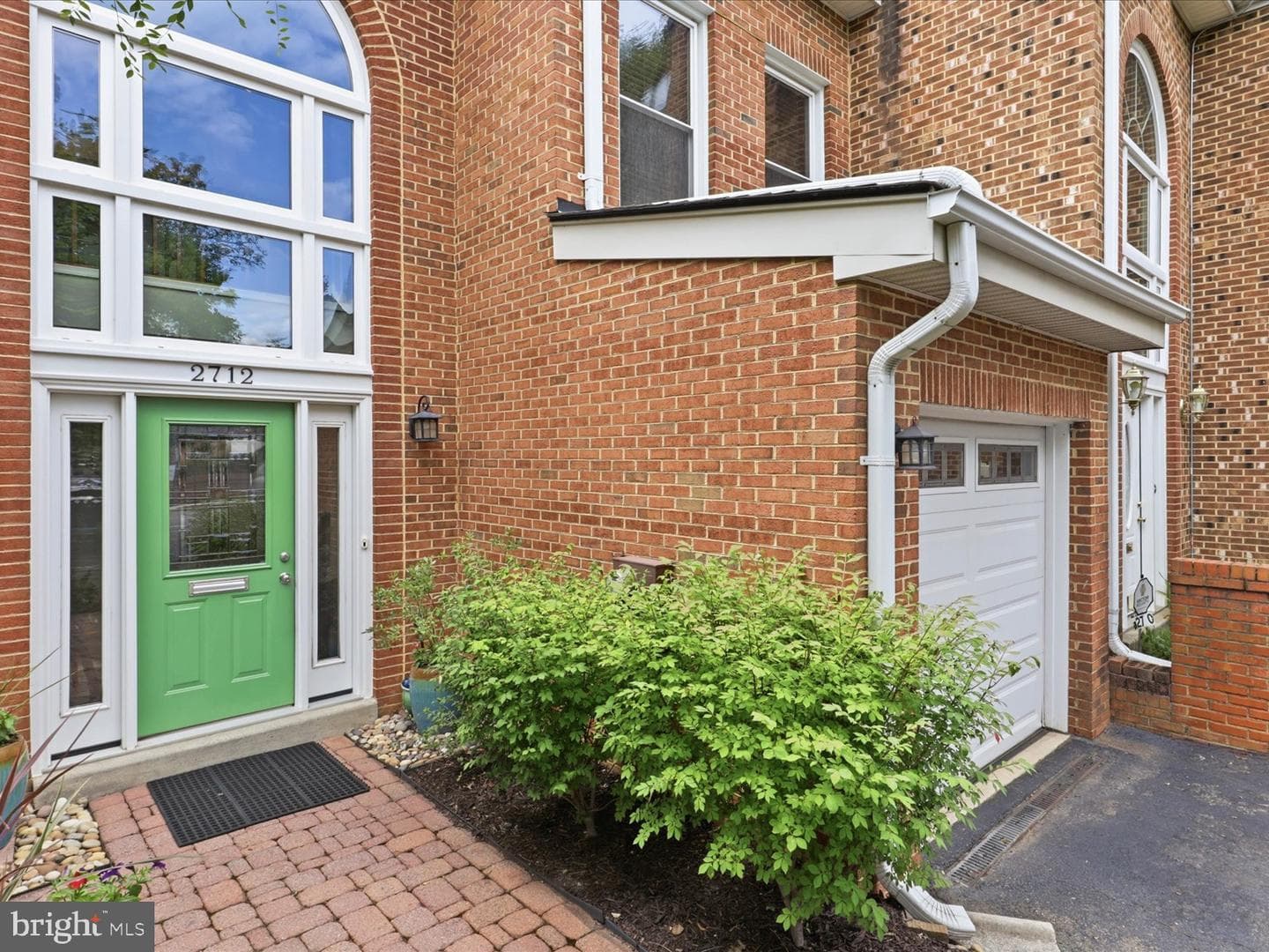 2712 Kenwood Avenue photo 4