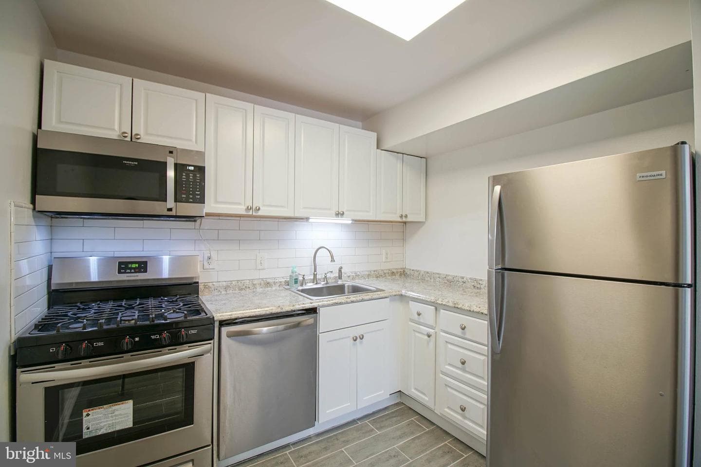 6 Canterbury Square #301 photo 11