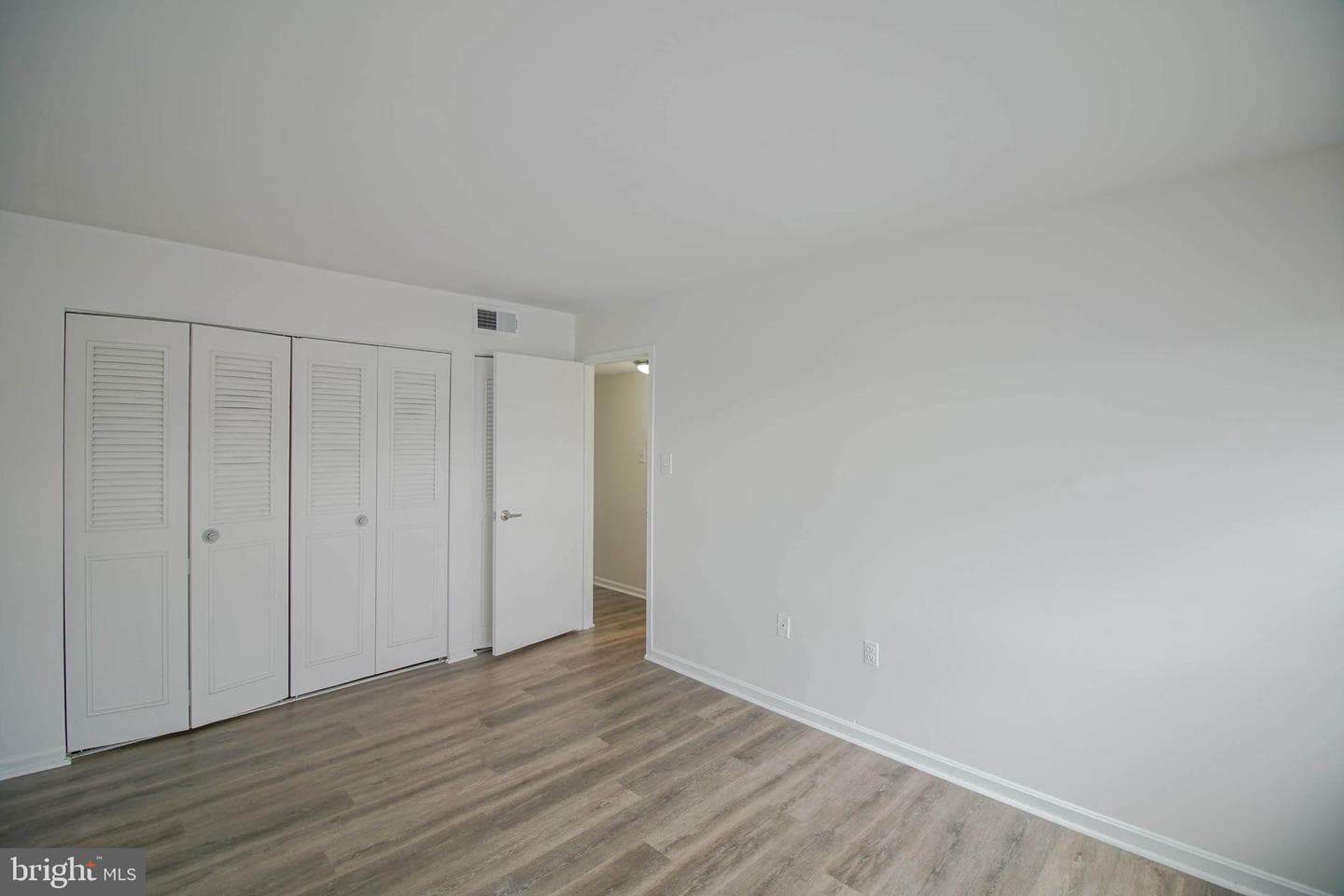 6 Canterbury Square #301 photo 20