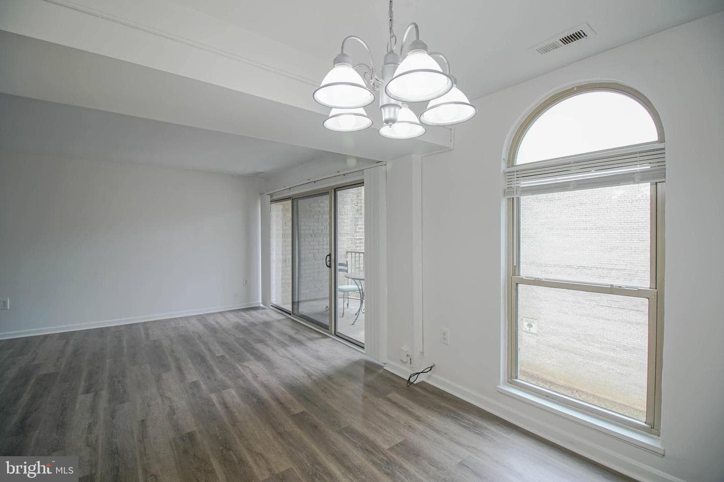 6 Canterbury Square #301 photo 9