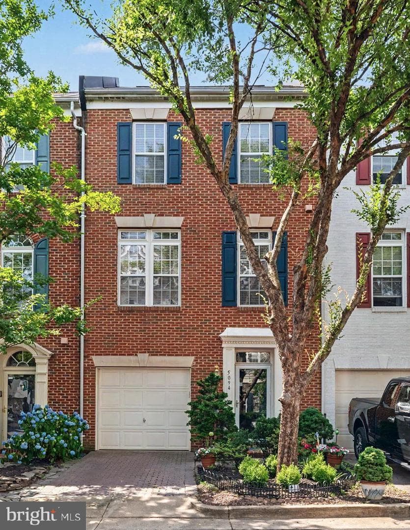 5094 Grimm Drive, Alexandria