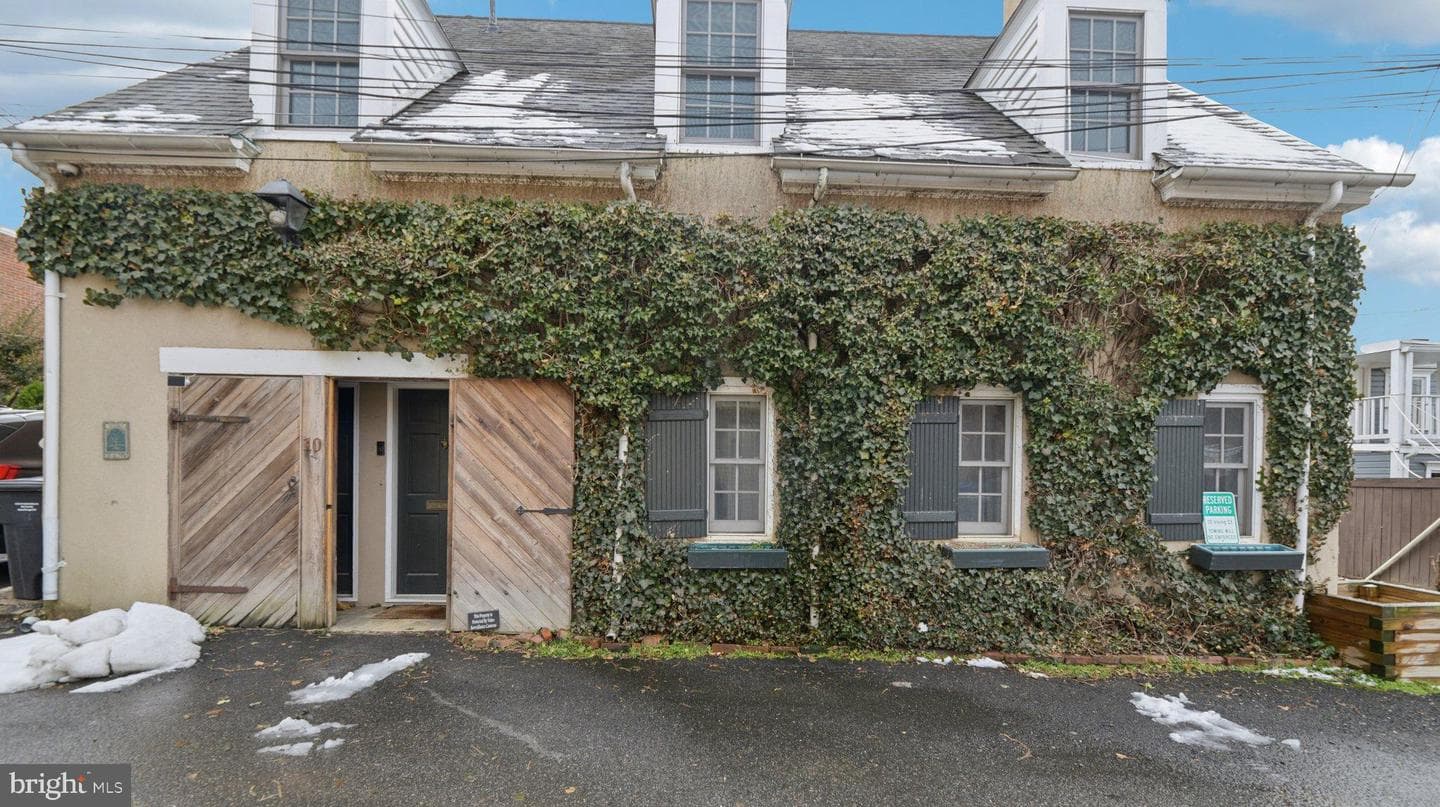 10 Irving Court photo 37