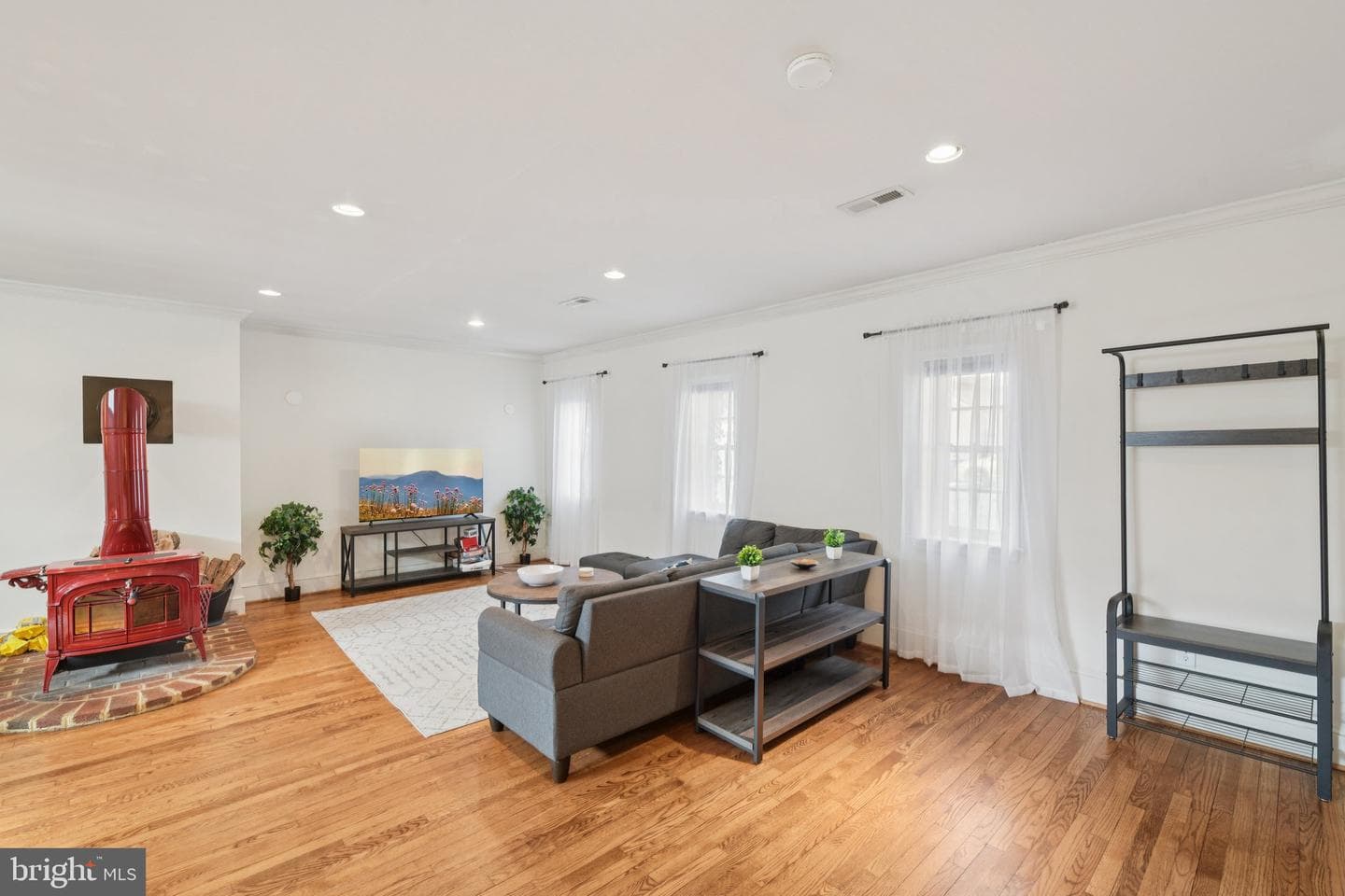 10 Irving Court photo 7