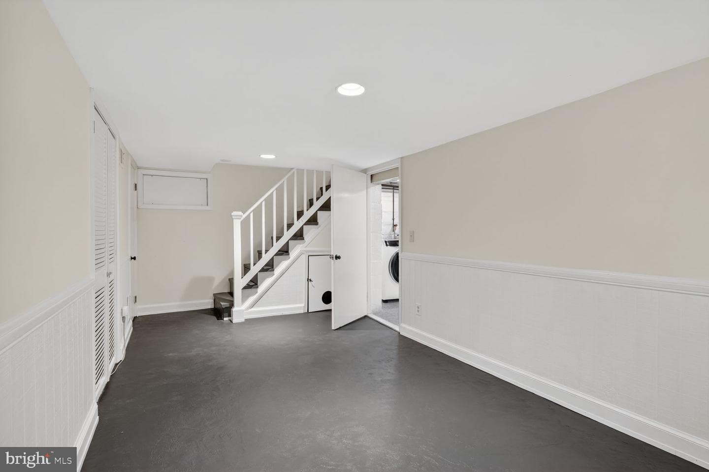 105 Adams Avenue photo 40