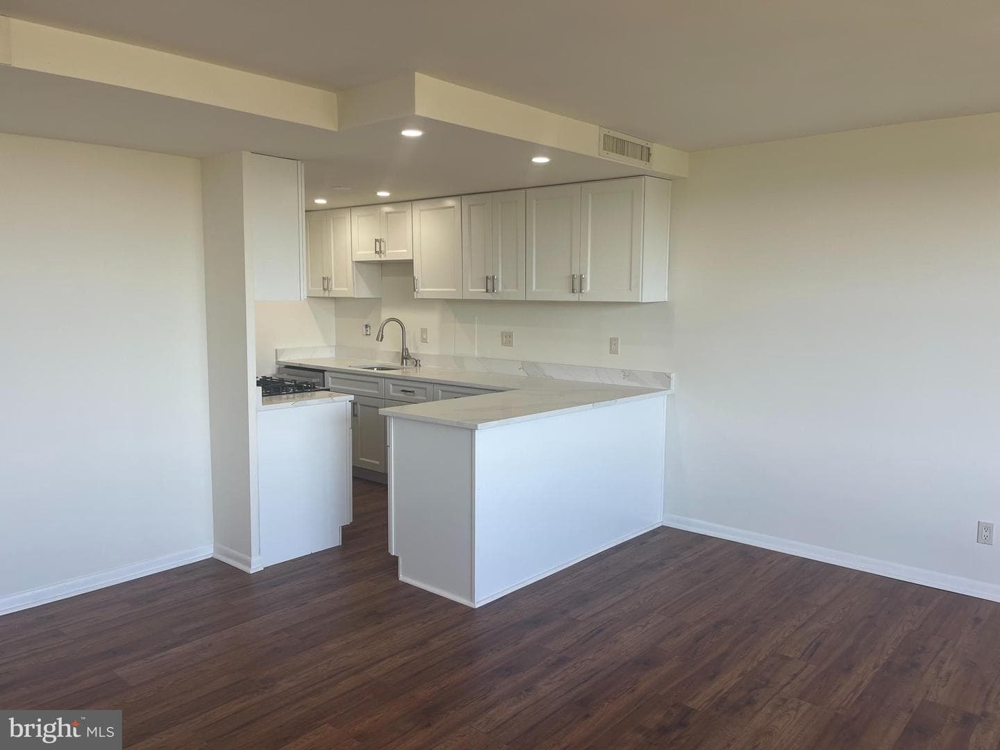 4600 Duke Street #1008, Alexandria