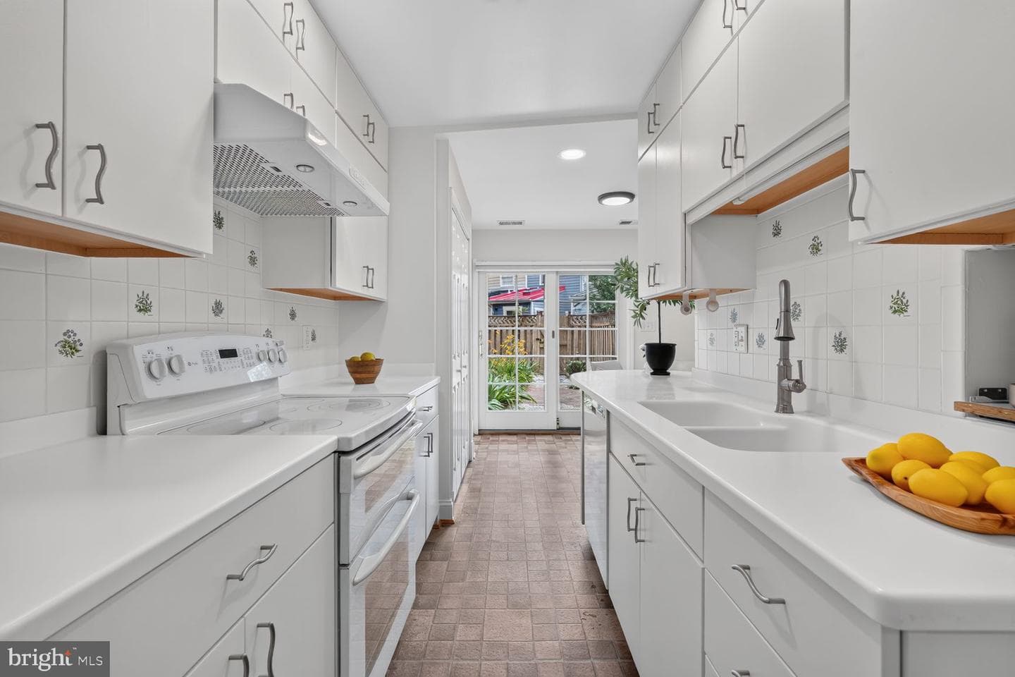 334 Commerce Street photo 7