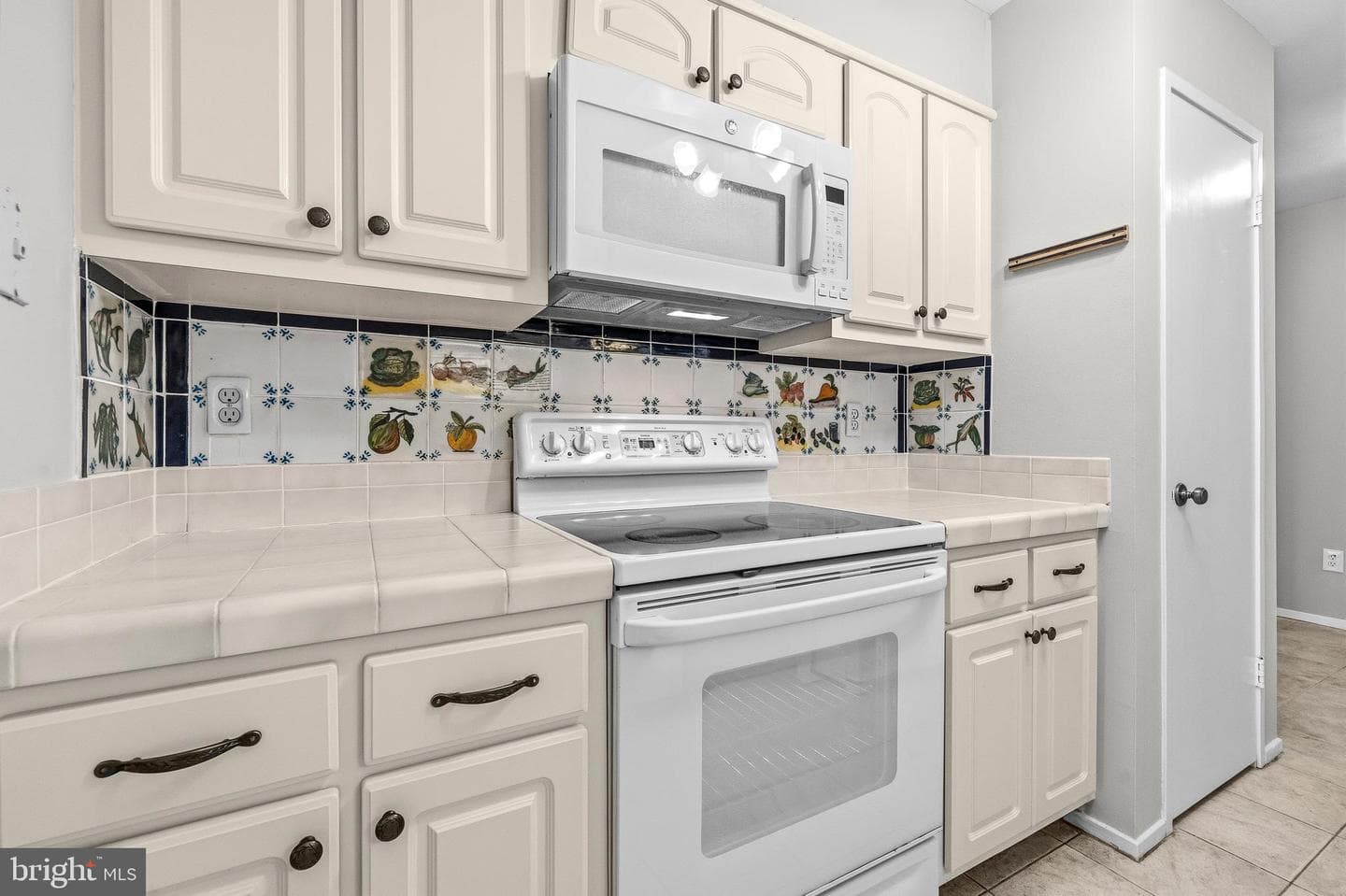 6101 Edsall Road #211 photo 9