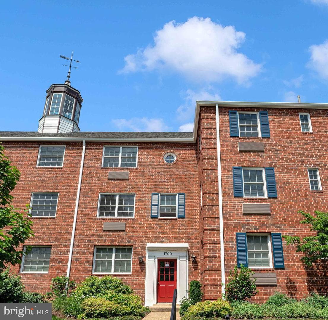 1700 W Abingdon Drive #203, Alexandria
