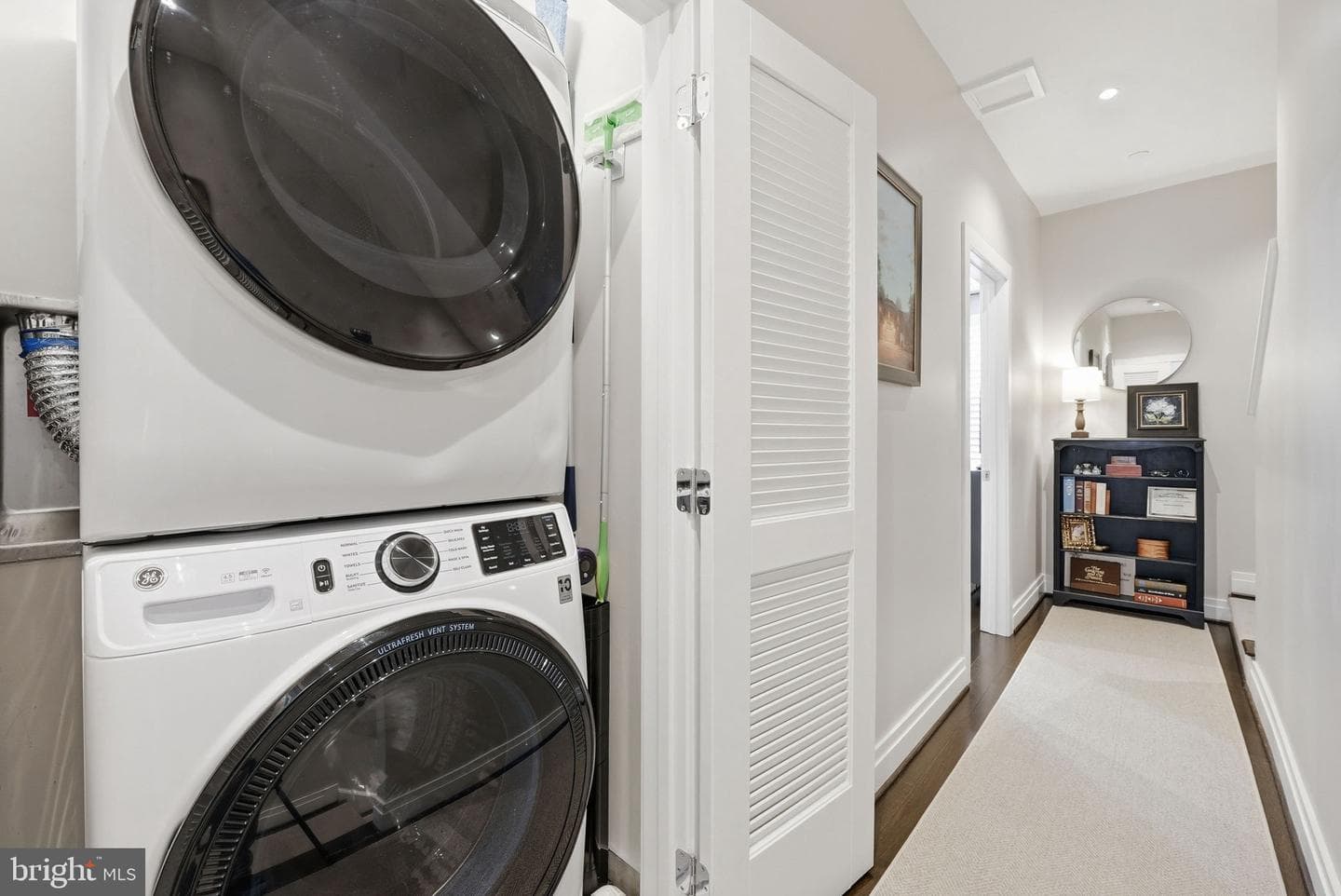 223 Montgomery photo 19