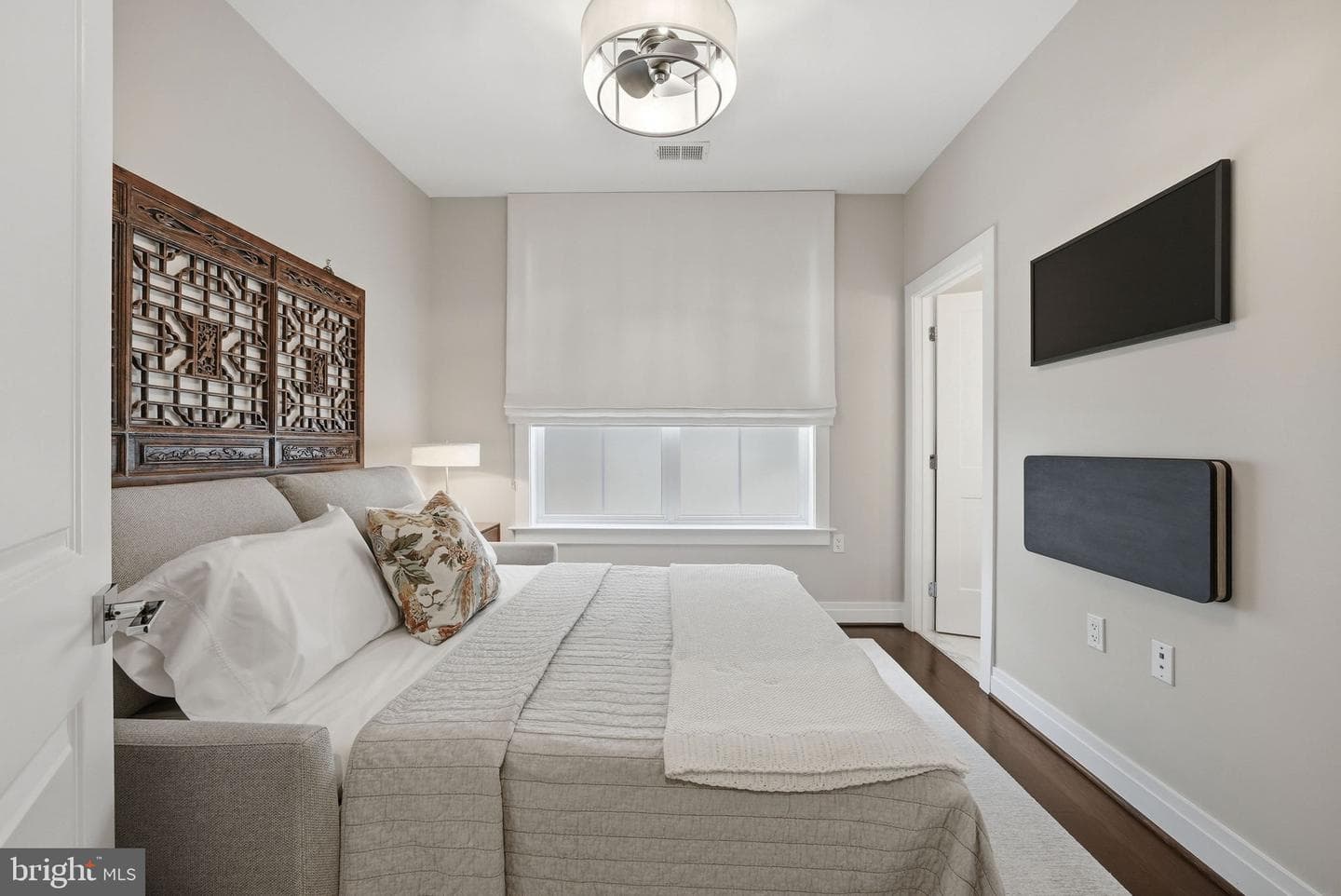 223 Montgomery photo 23