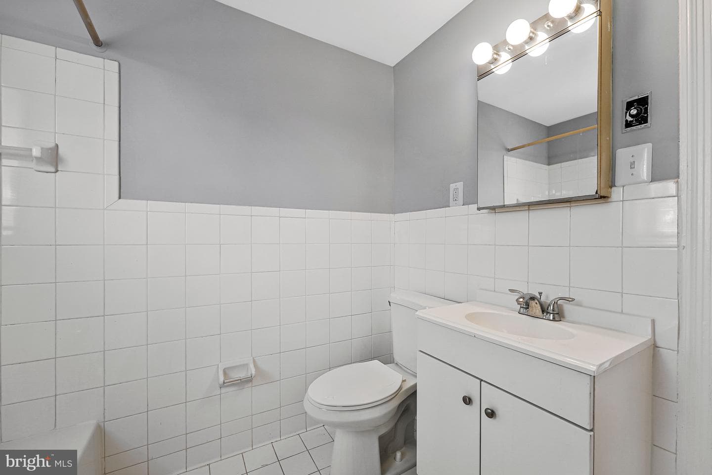 1808 W Abingdon Drive #301 photo 10
