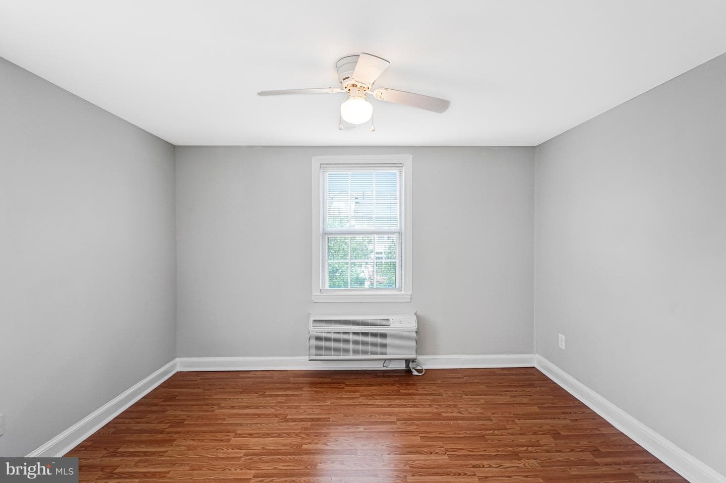 1808 W Abingdon Drive #301 photo 8