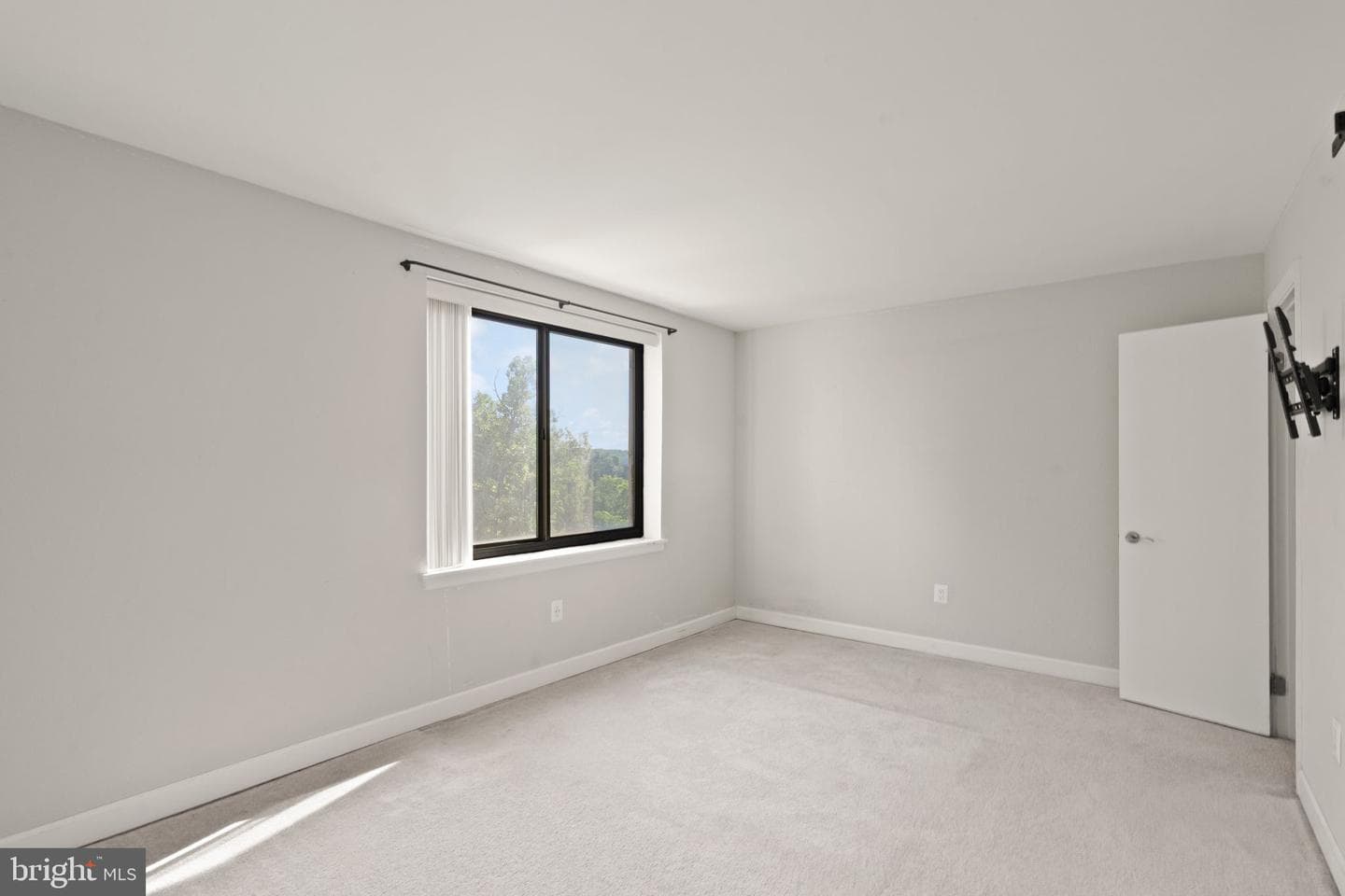 12 Van Dorn #405 photo 32