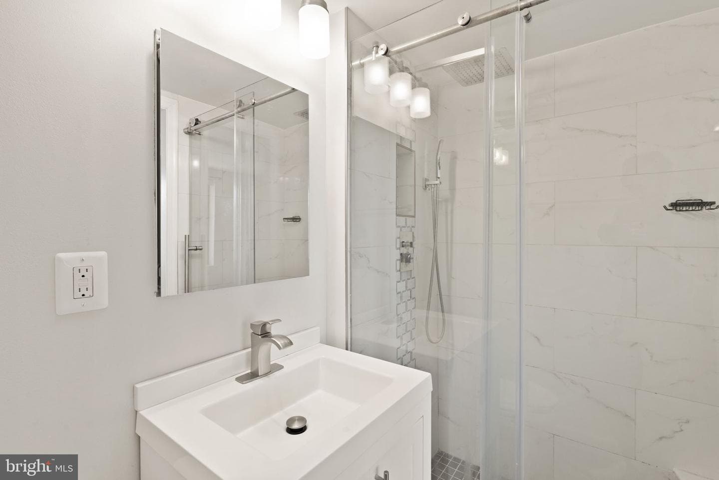 12 Van Dorn #405 photo 37
