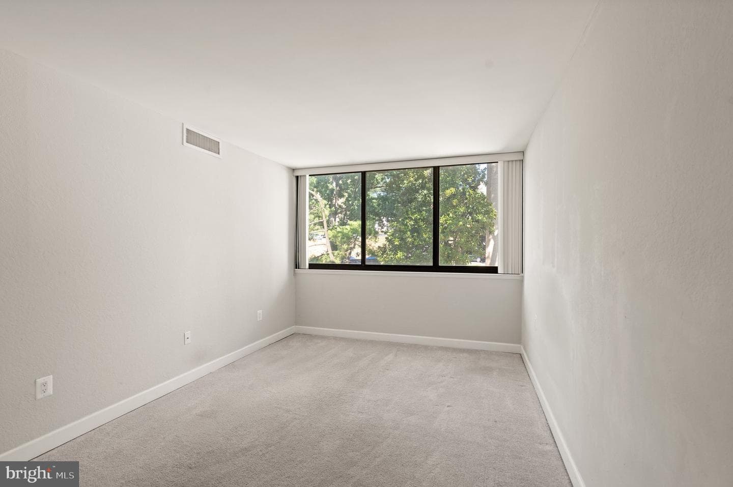 12 Van Dorn #405 photo 41