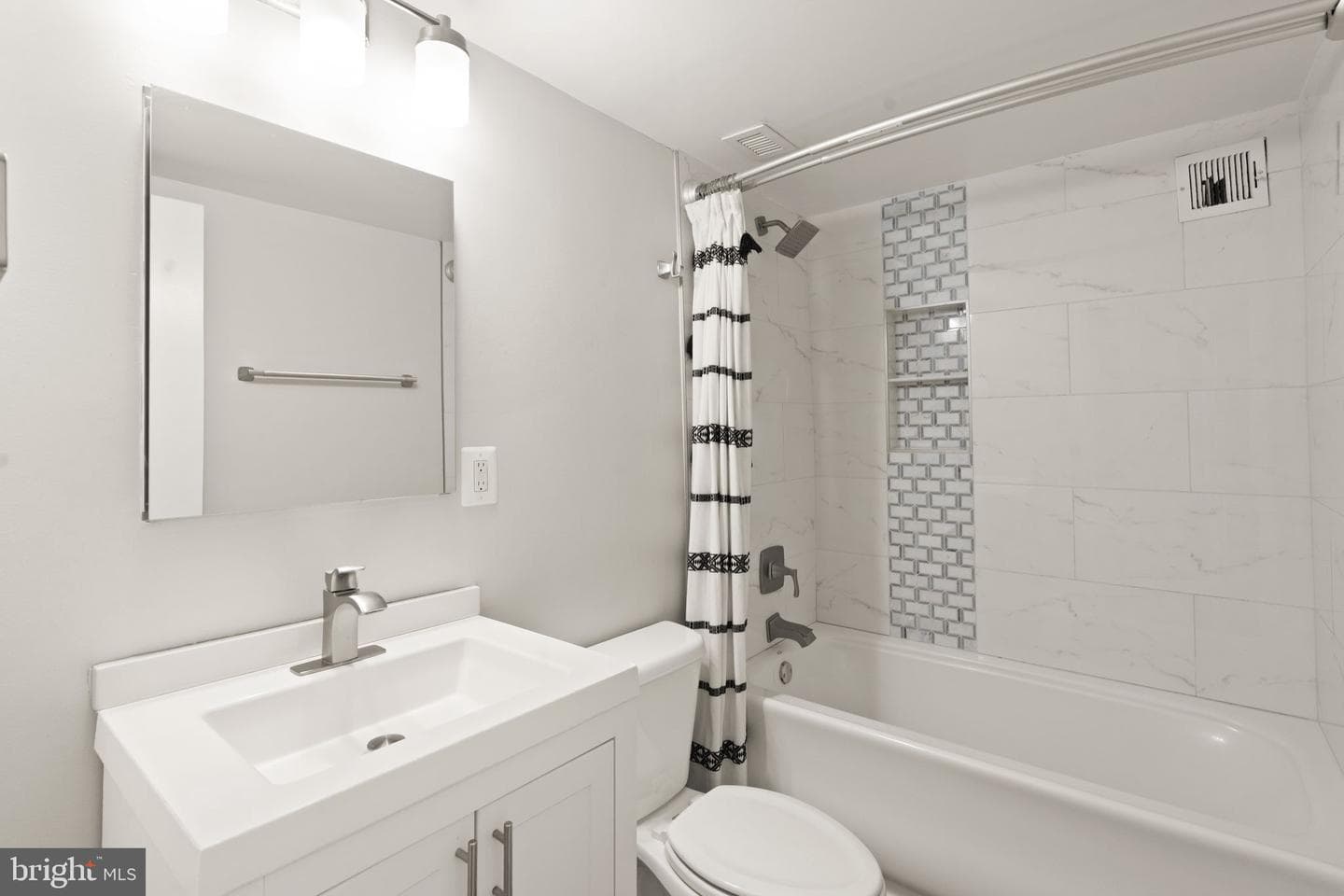 12 Van Dorn #405 photo 46