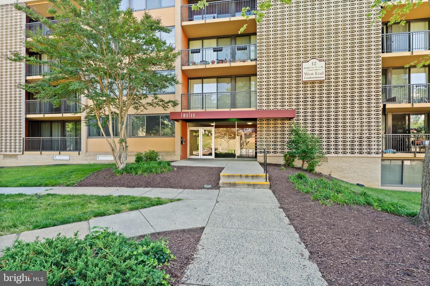 12 Van Dorn #405 photo 55
