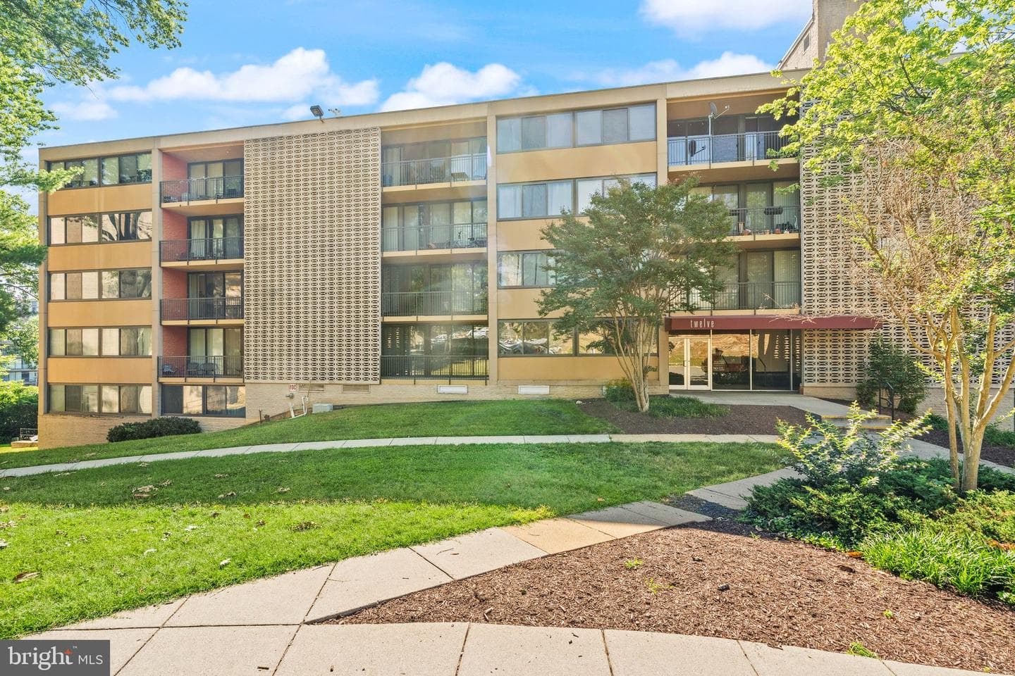 12 Van Dorn #405 photo 56