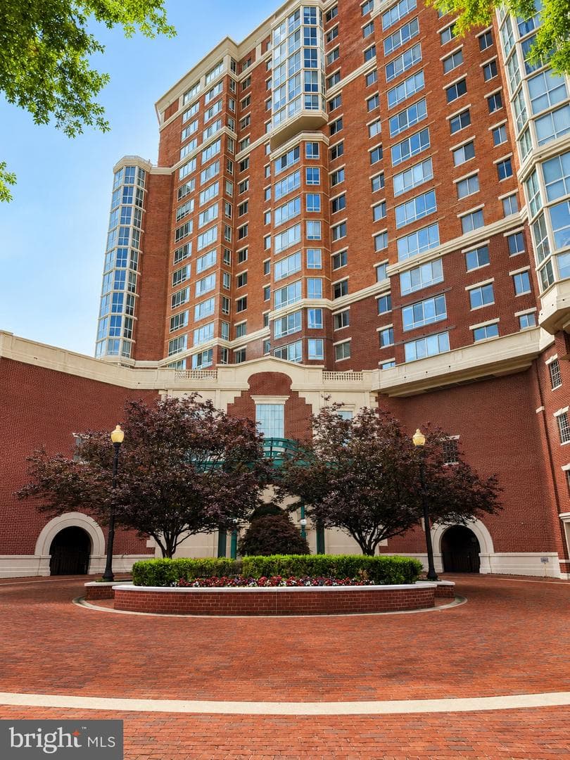 2121 Jamieson Avenue #1906, Alexandria