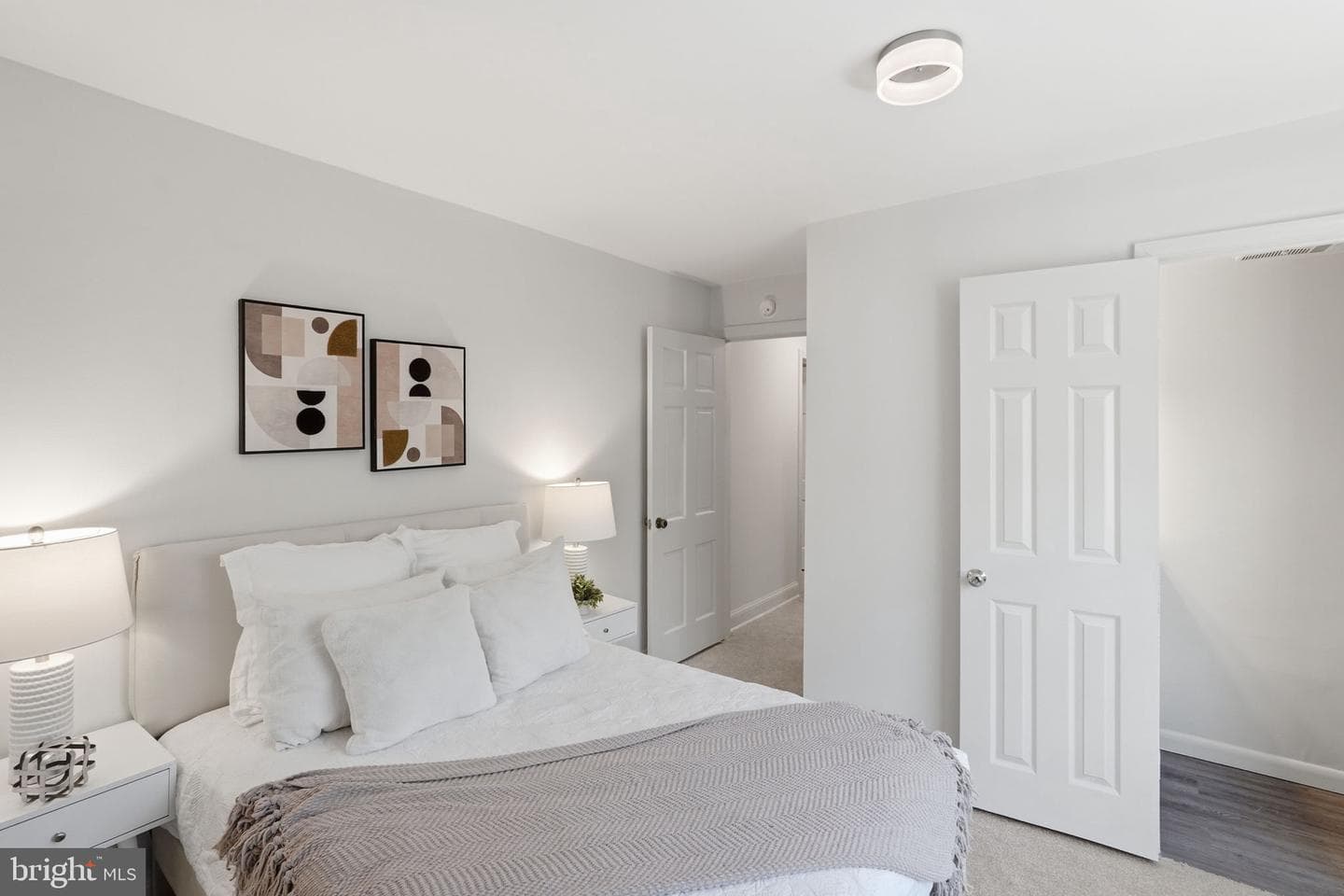 1608 W Abingdon Drive #302 photo 19
