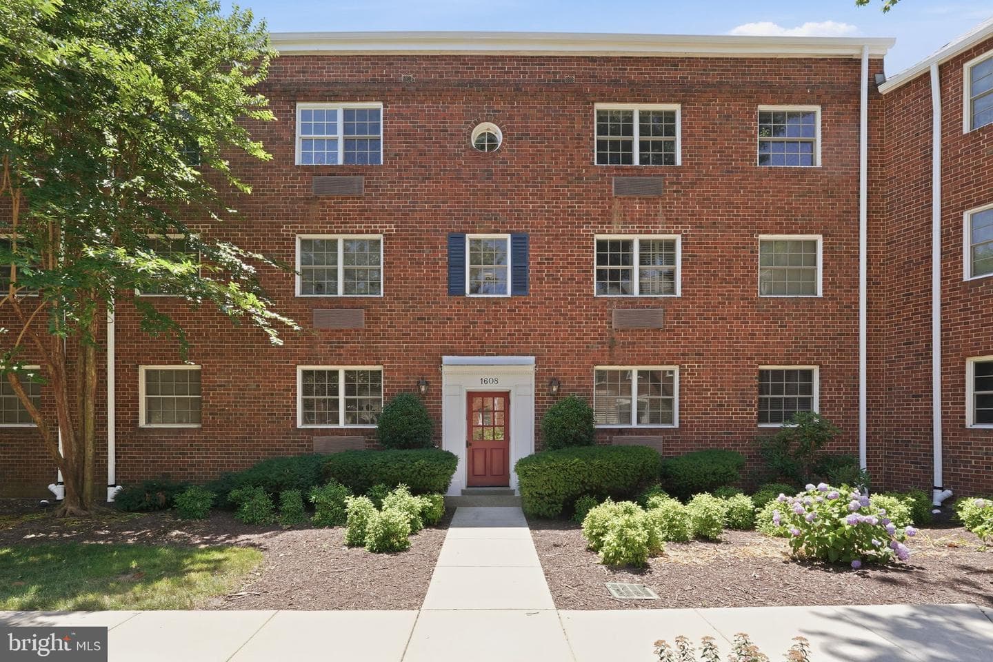 1608 W Abingdon Drive #302, Alexandria