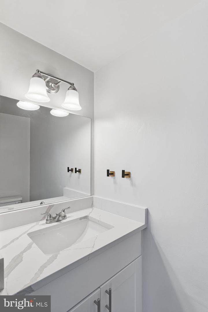 1608 W Abingdon Drive #302 photo 20