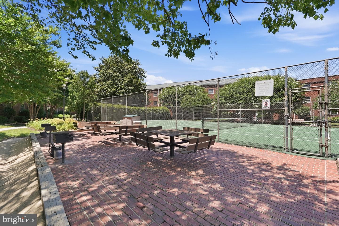 1608 W Abingdon Drive #302 photo 23