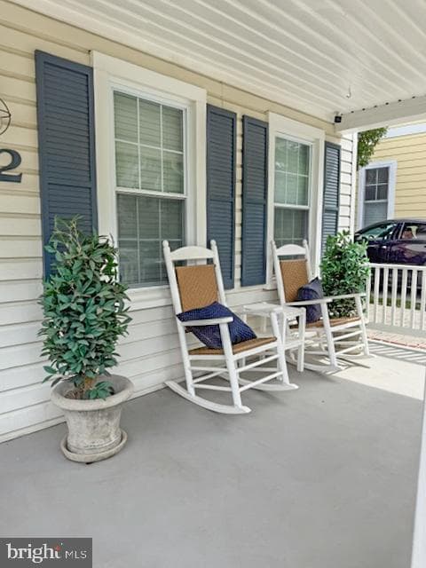 32 E Linden Street photo 2