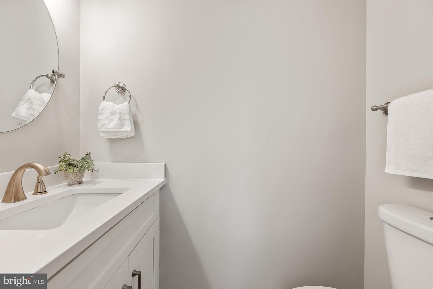 1111 Queen Street photo 16