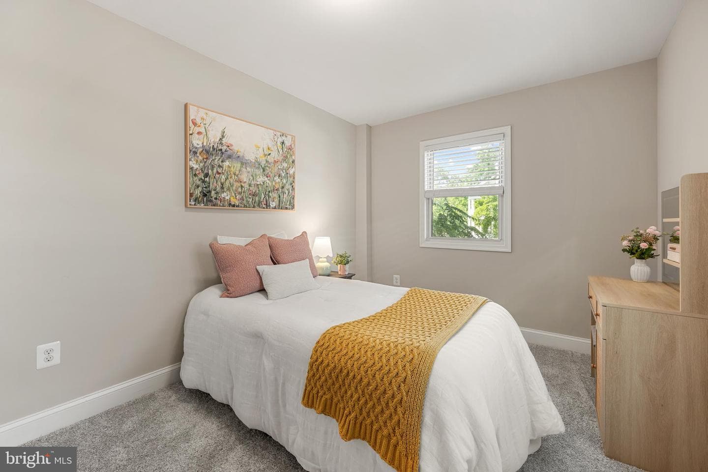 1111 Queen Street photo 23