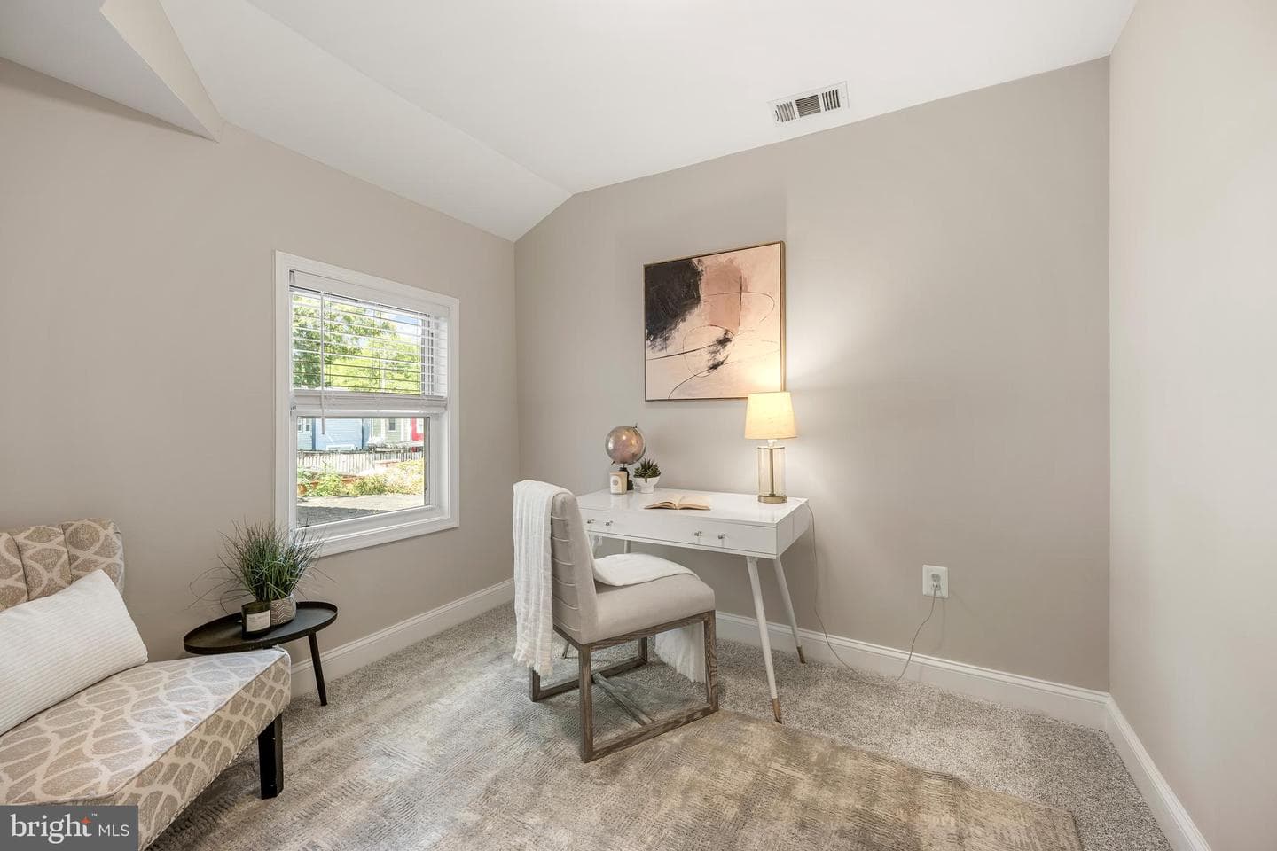 1111 Queen Street photo 26