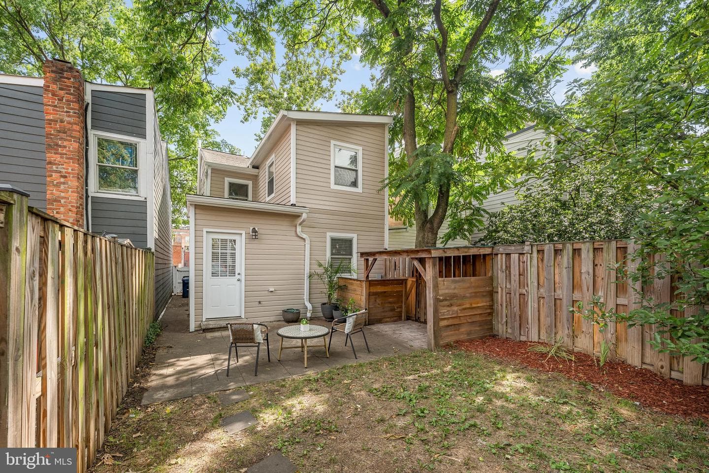 1111 Queen Street photo 31