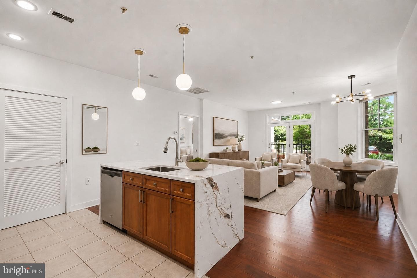 181 E Reed Avenue #201, Alexandria