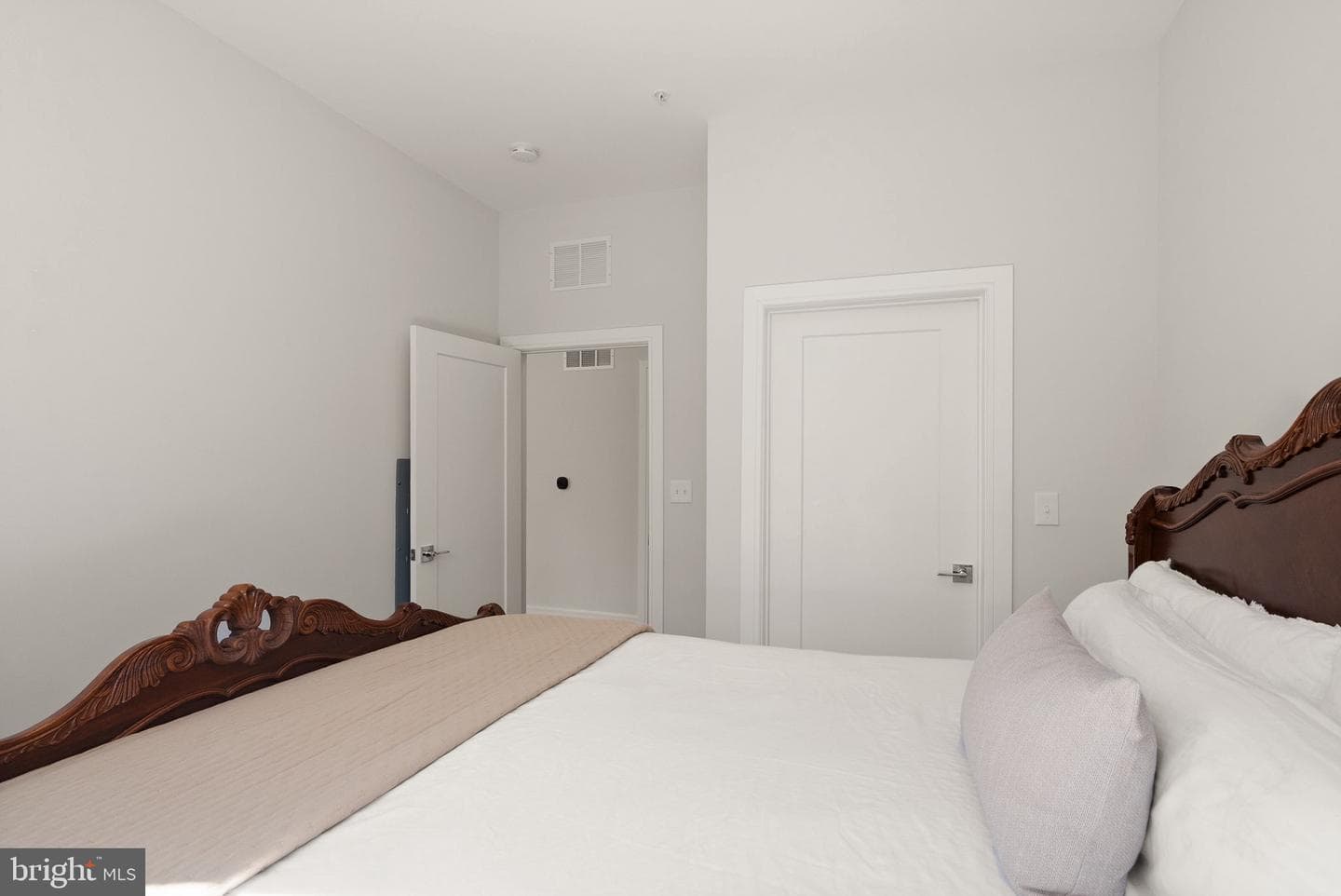 625 Slaters Lane #401 photo 22