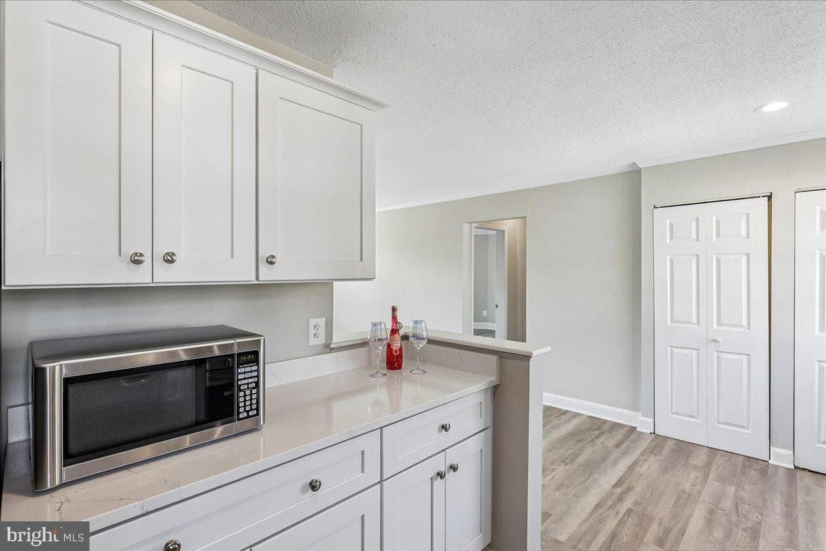 1708 W Abingdon Drive #301 photo 10