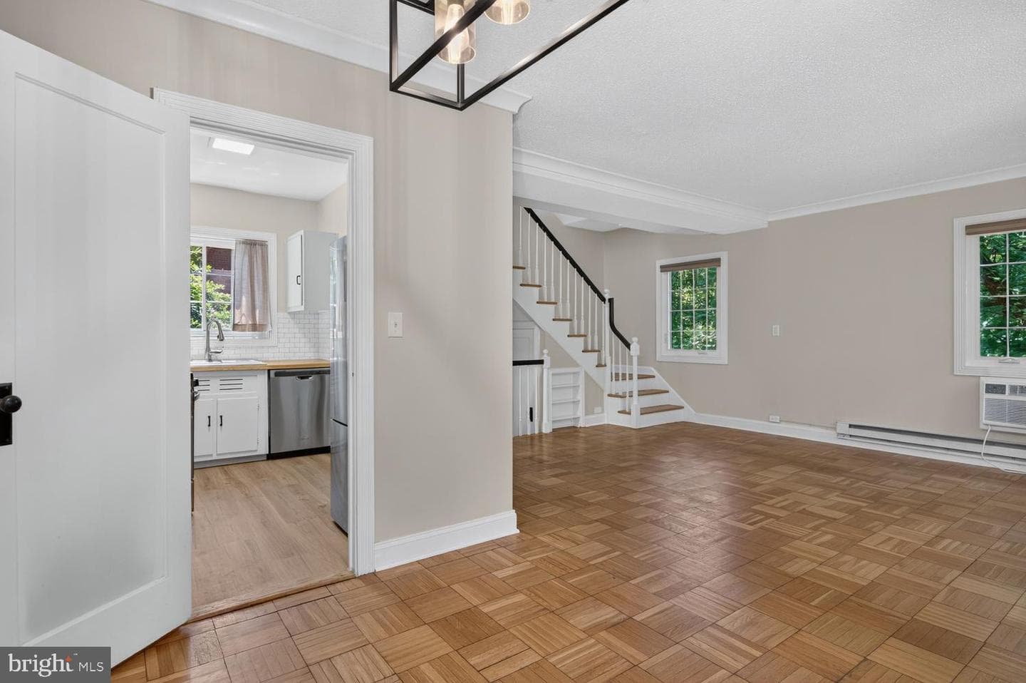 1557 Mount Eagle photo 11
