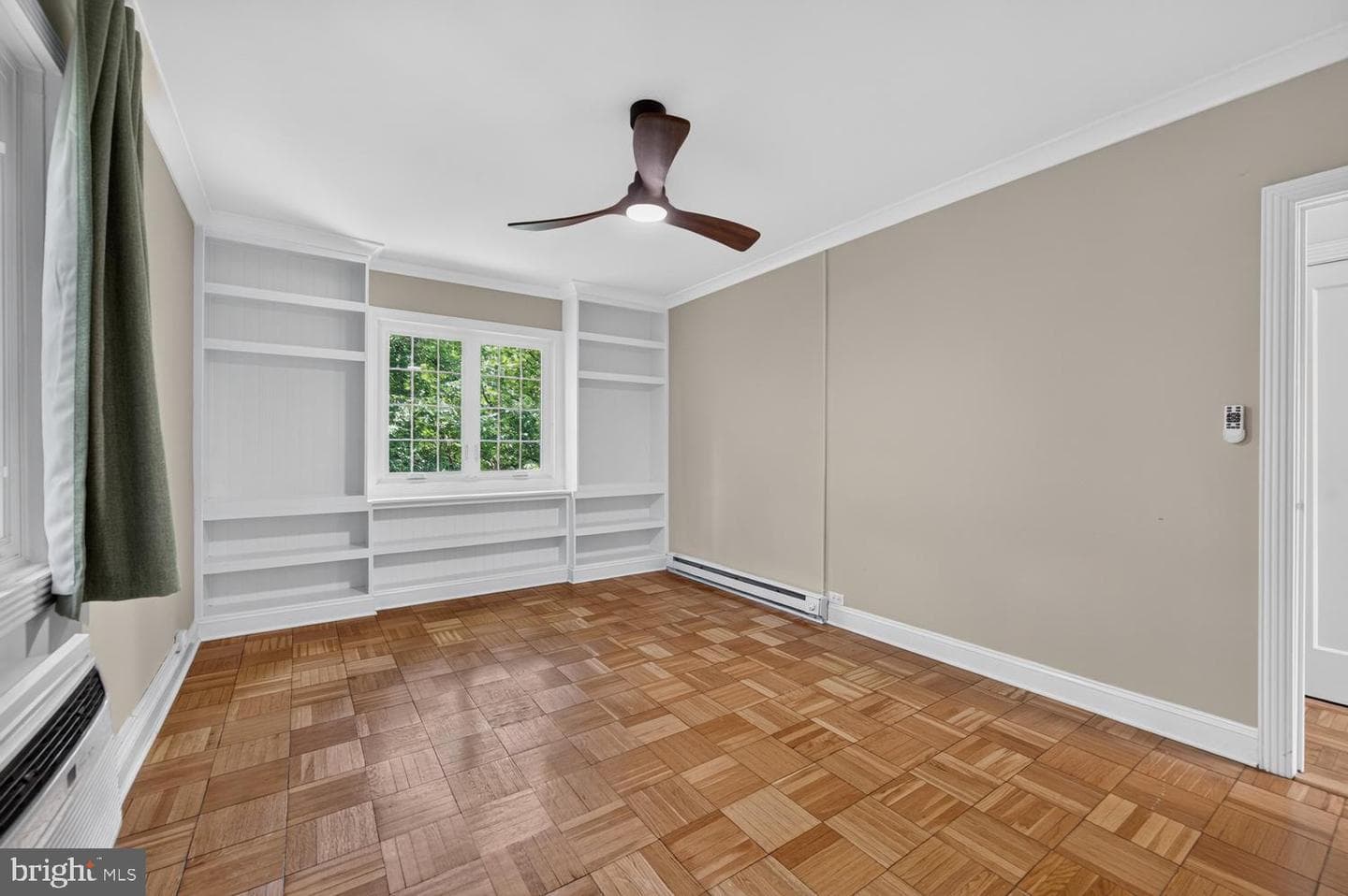 1557 Mount Eagle photo 26