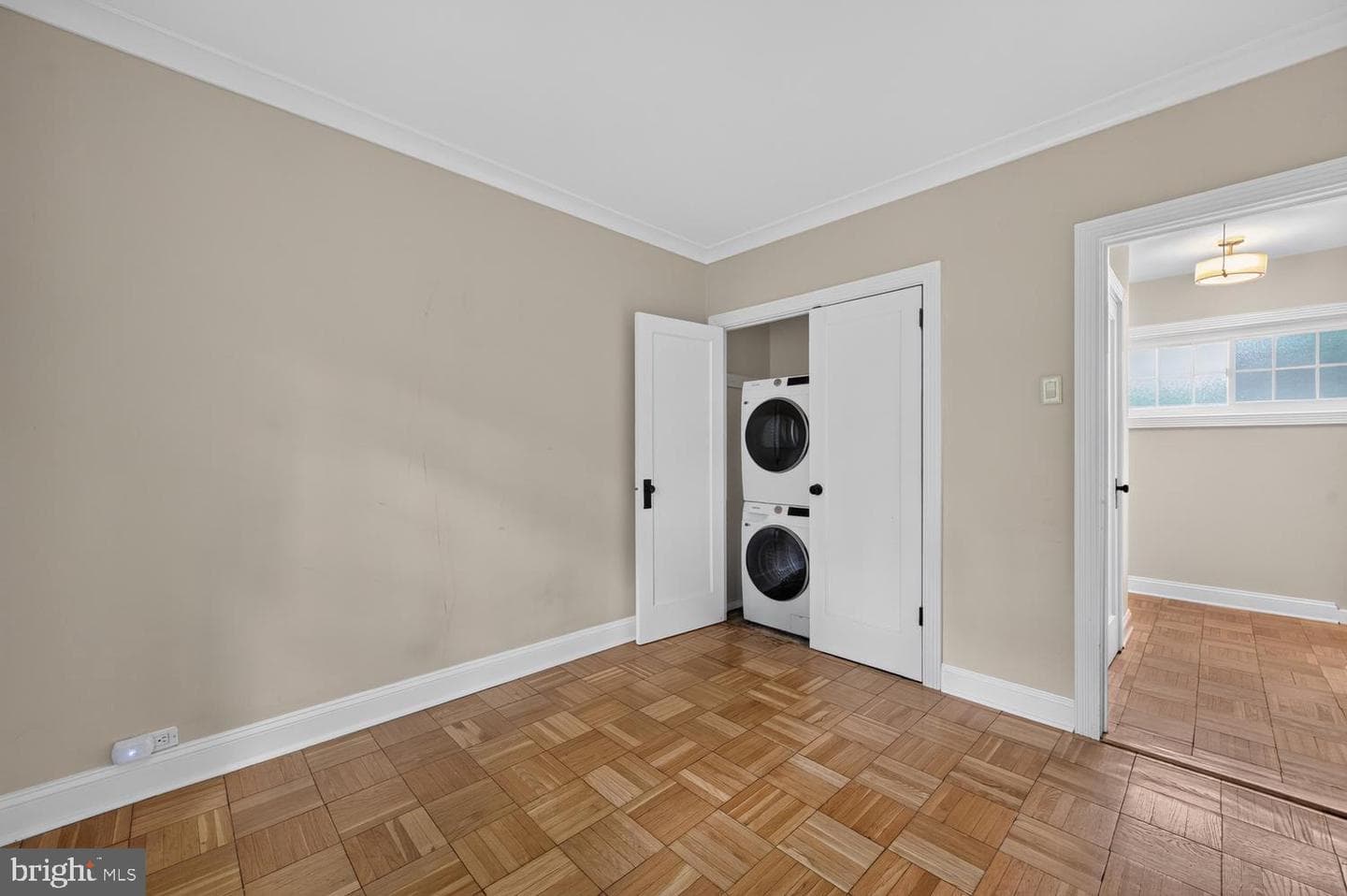 1557 Mount Eagle photo 32