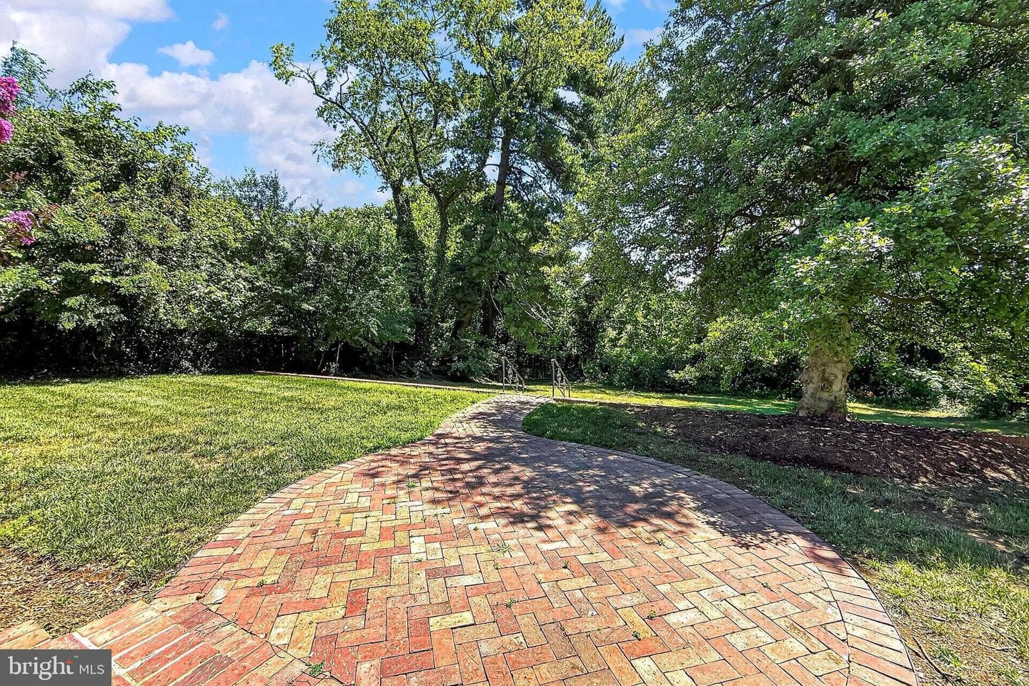 201 Longview Drive photo 48