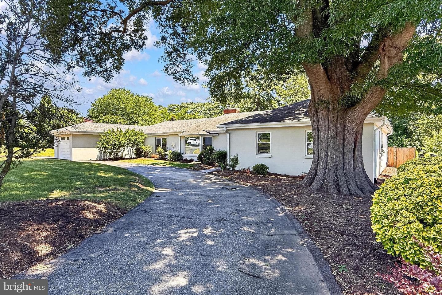 201 Longview Drive photo 6